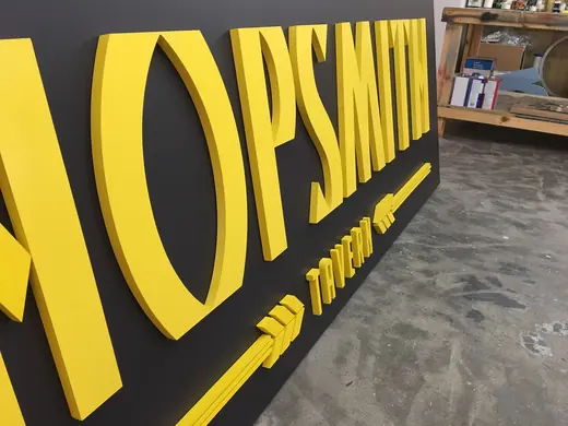Dimensional storefront letters